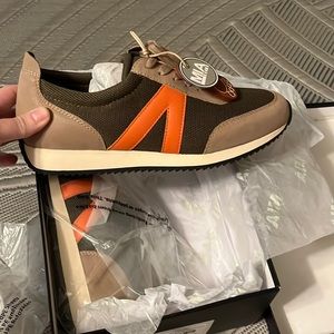 MIA Kable Sneaker in Khaki/Orange 8.5 New in Box